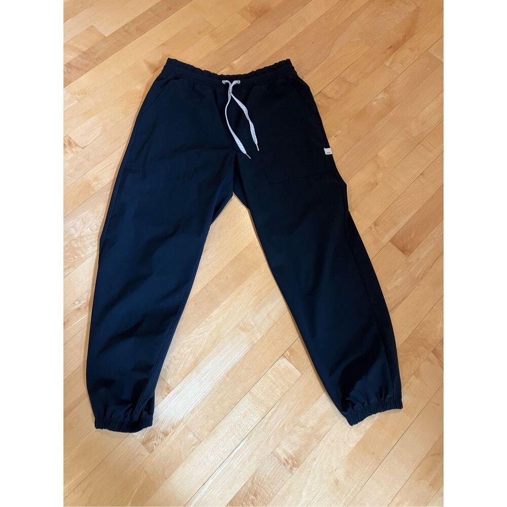 Vuori Black Joggers, size Medium